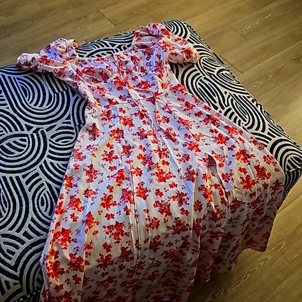 Shein Size XS pink and red floral short sleeve long dress with slits..